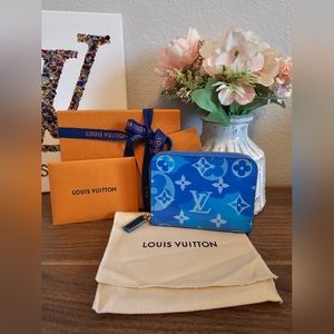 Louis Vuitton Rare RFID 2021 Valentine's Vernis Coin Zippy